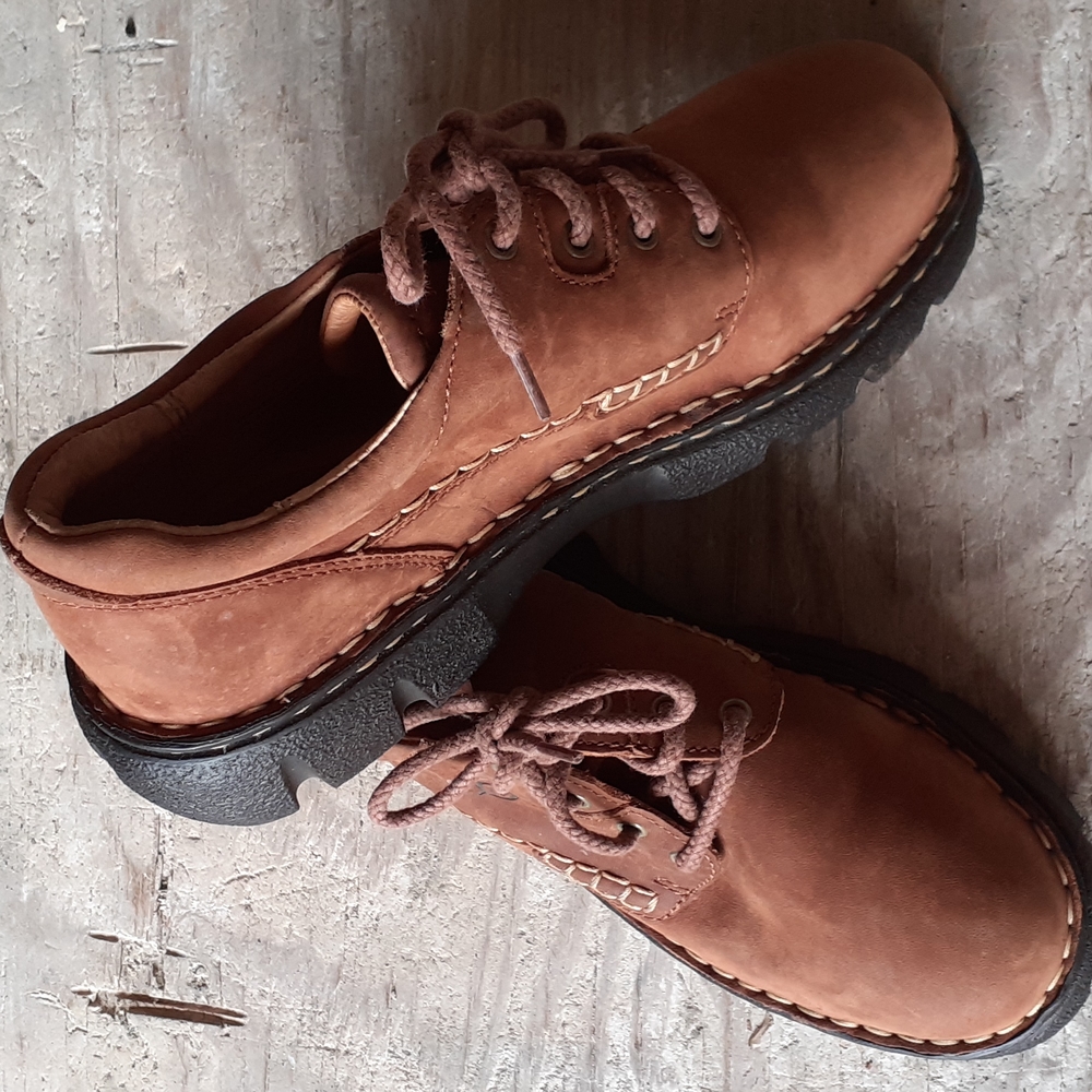 BORN Brown suede Hiking lace up Boot size 9